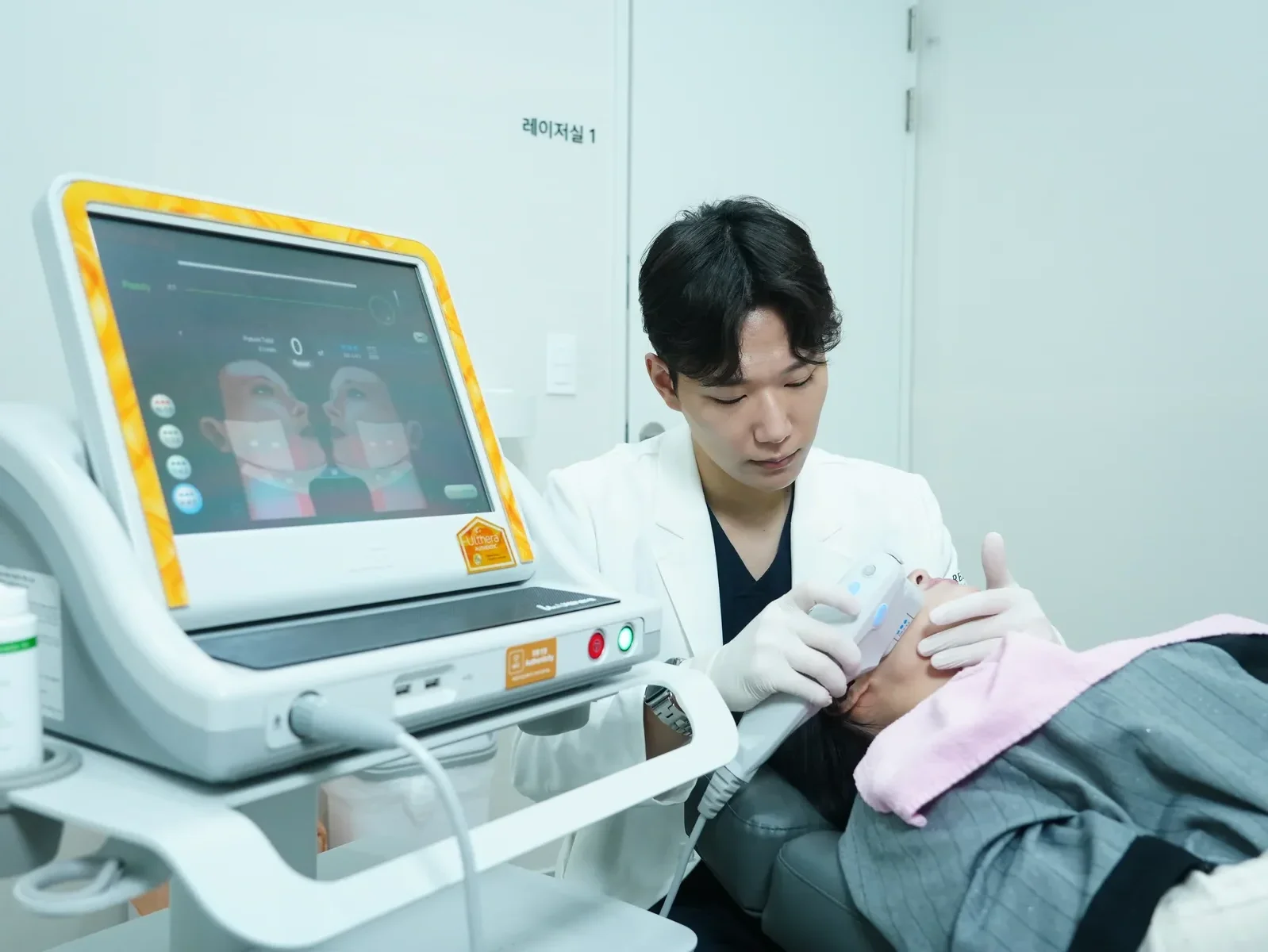 Ultherapy Prime post-care — DeepSEE screen showing treatment completion at RE:BERRY Clinic Gangnam